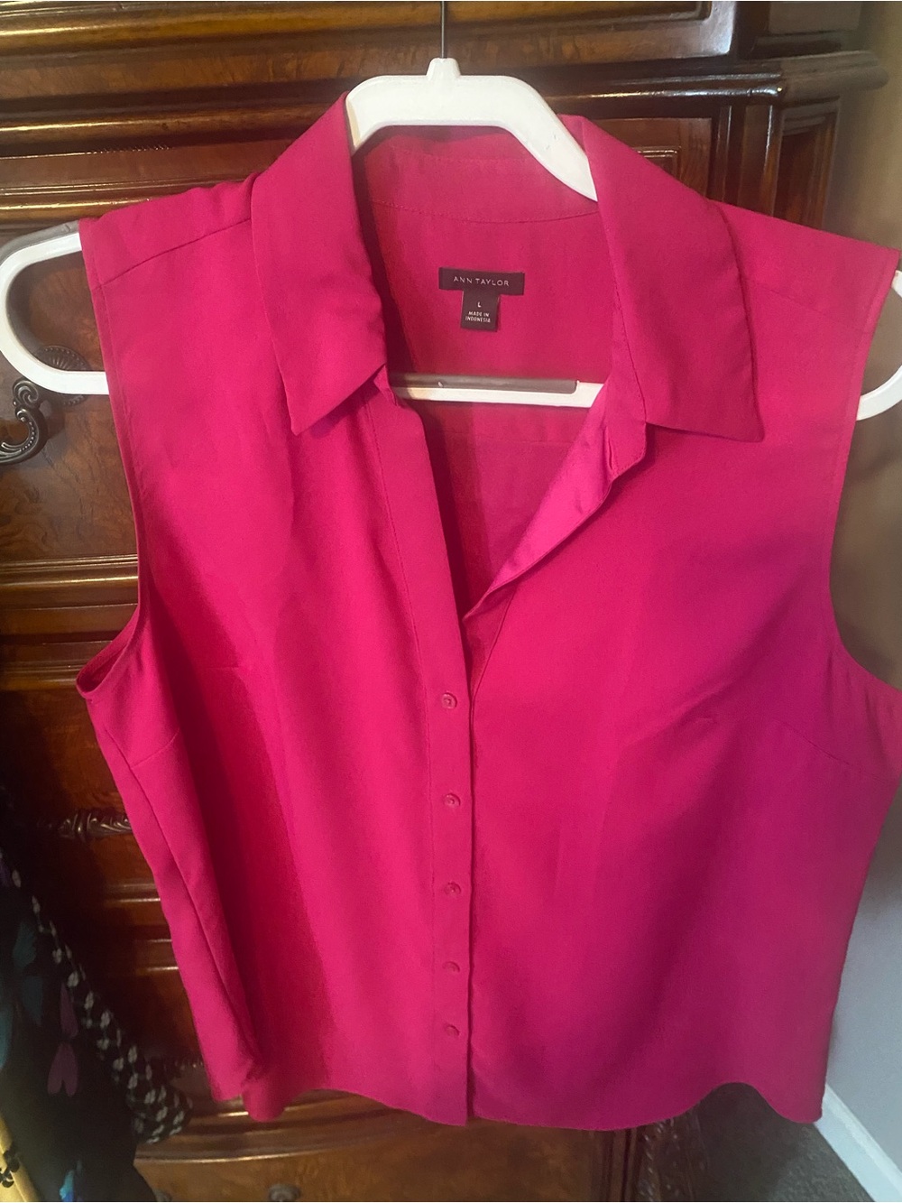 Ann Taylor pink sleeveless essential blouse